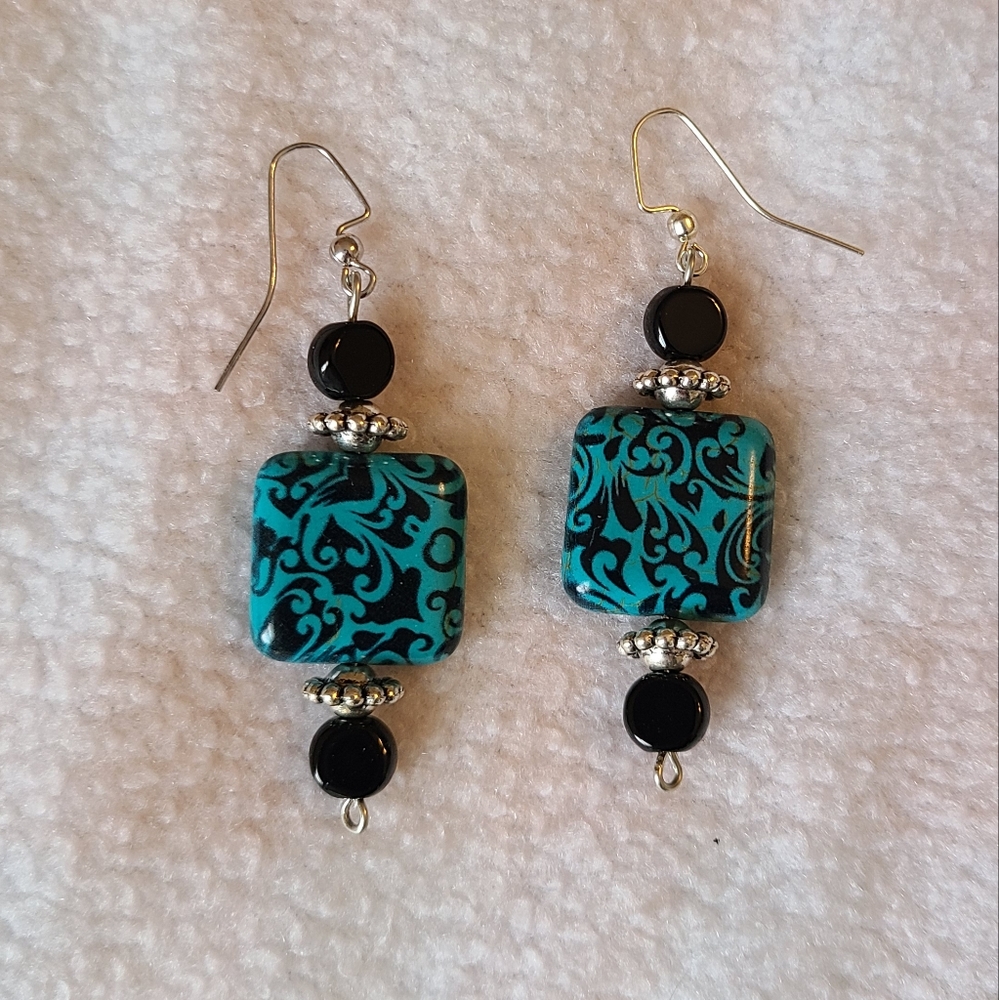 ⭐️3/$14 Beaded Earrings